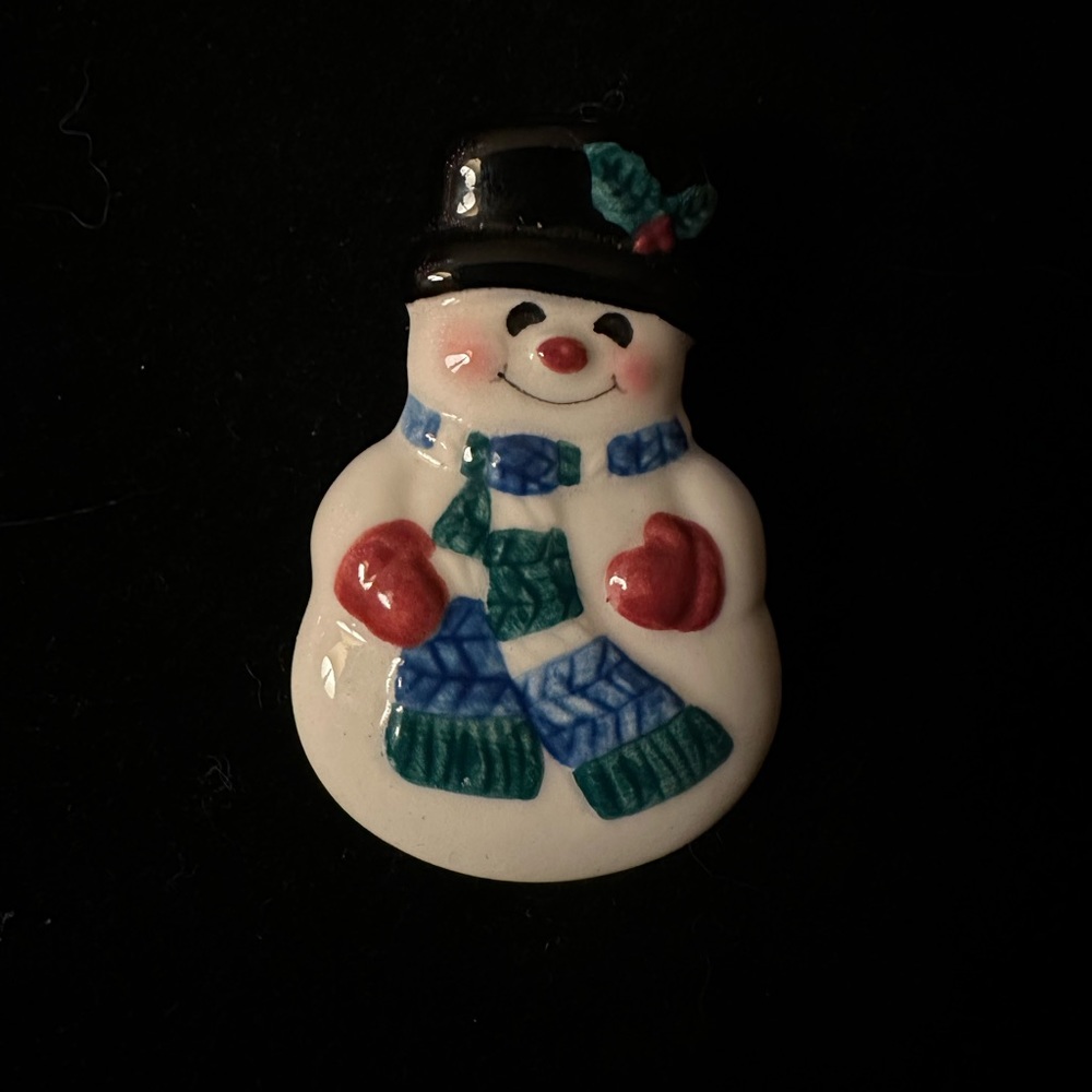 Snowman pin